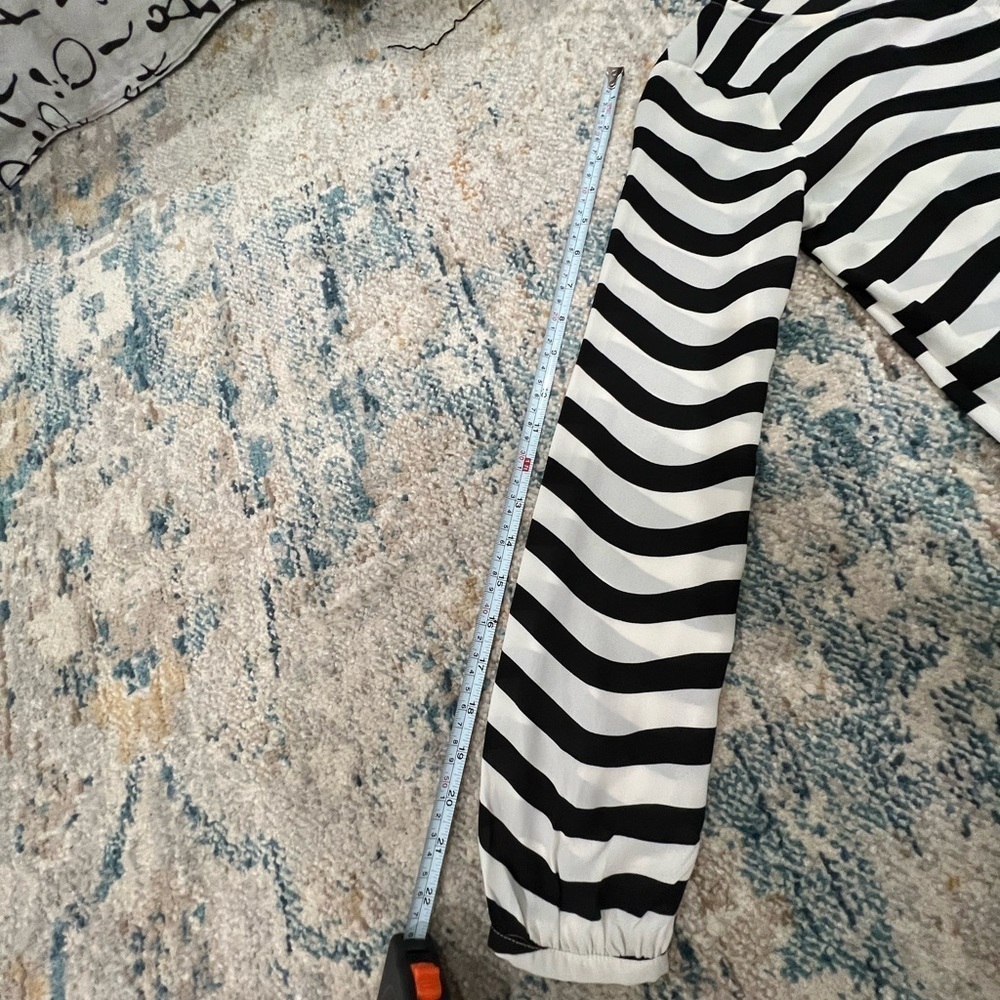 💟 Banana Republic black & while striped blouse with front opening -XXS - Picture 9 of 12